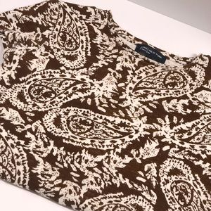 Jones New York Signature Tee. Brown with design